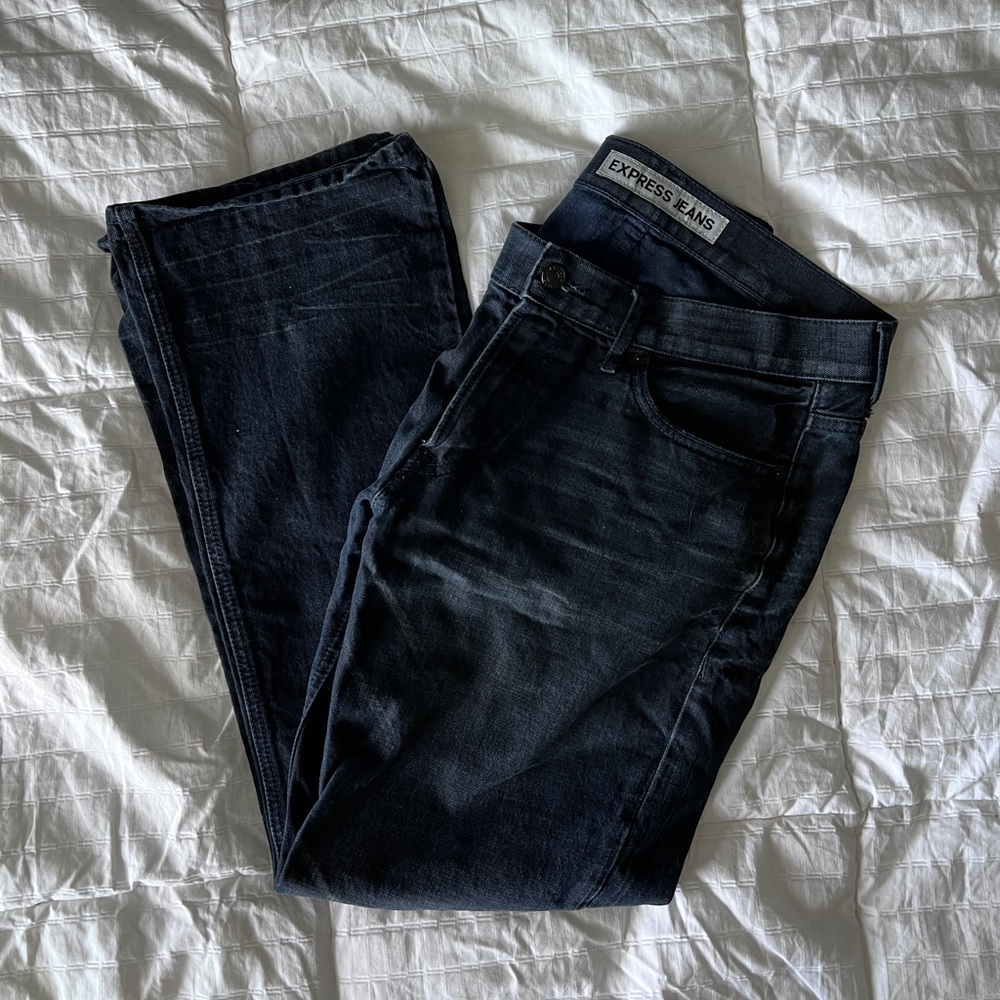 Lightly worn Express Dark Wash Kingston Bootcut Classic Fit Men’s Jeans 32x30